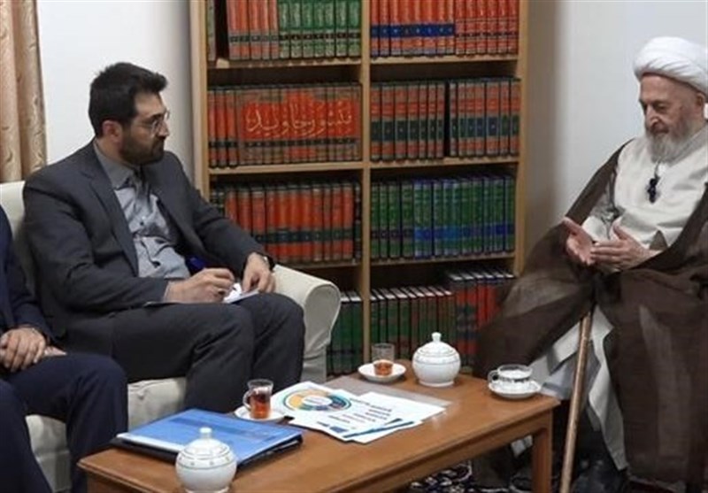 آیت الله سبحانی:مردم باید ببینند پول مالیات کجا خرج میشود