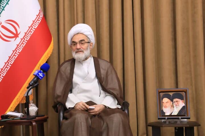 همه طبقات جامعه در پرداخت مالیات یکسان دیده شوند