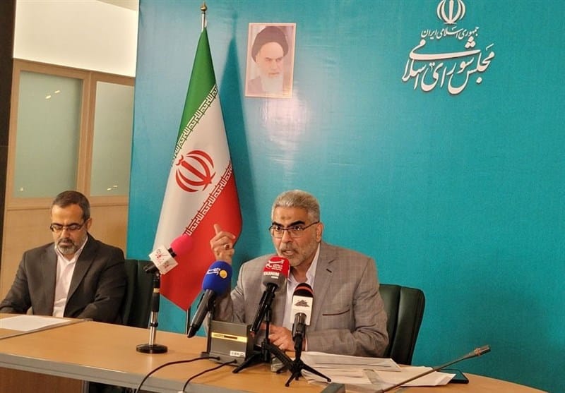 تک نرخی کردن ارز روی 28500 تومان تنها راه نجات از چرخه تورمی