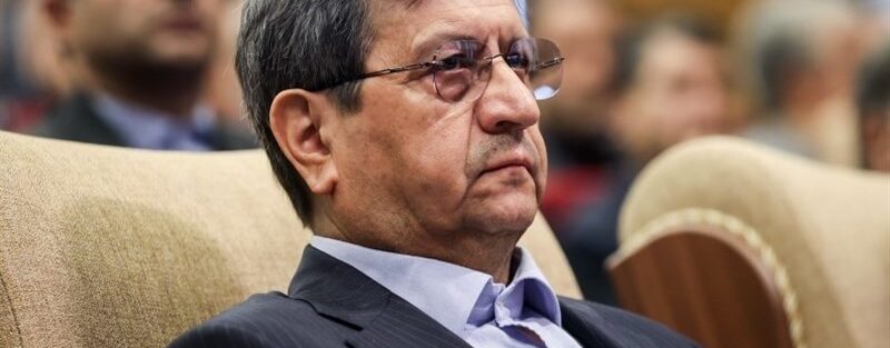 همتی:‌هزینه‌ها با درآمد کارکنان دولت تناسب ندارد