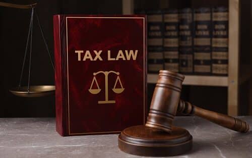 وکیل مالیاتی: راهنمای جامع انتخاب، وظایف و مزایای داشتن وکیل مالیاتی